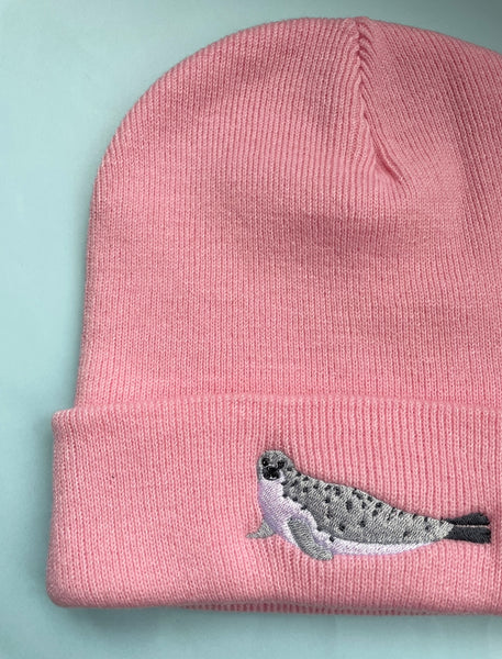 Seal beanie embroidered